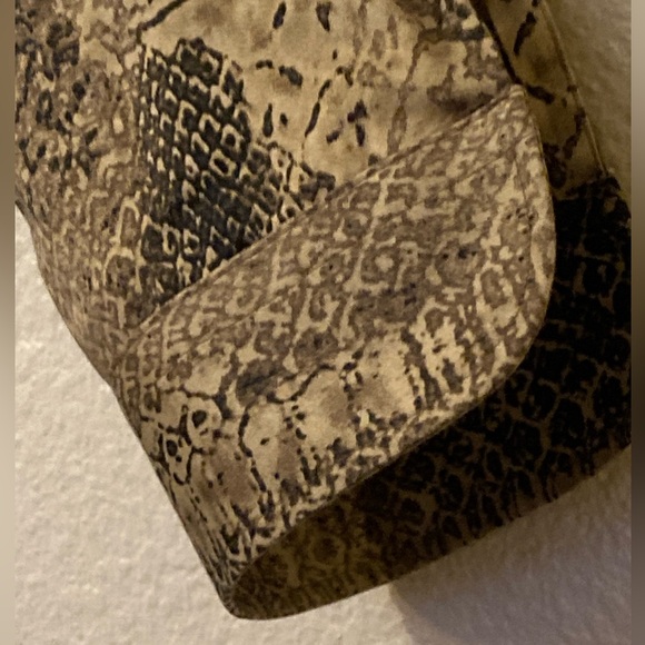 Lauren by Ralph Lauren, Petite Large, Snake Print, Button Down, Collar Shirt - Picture 9 of 16